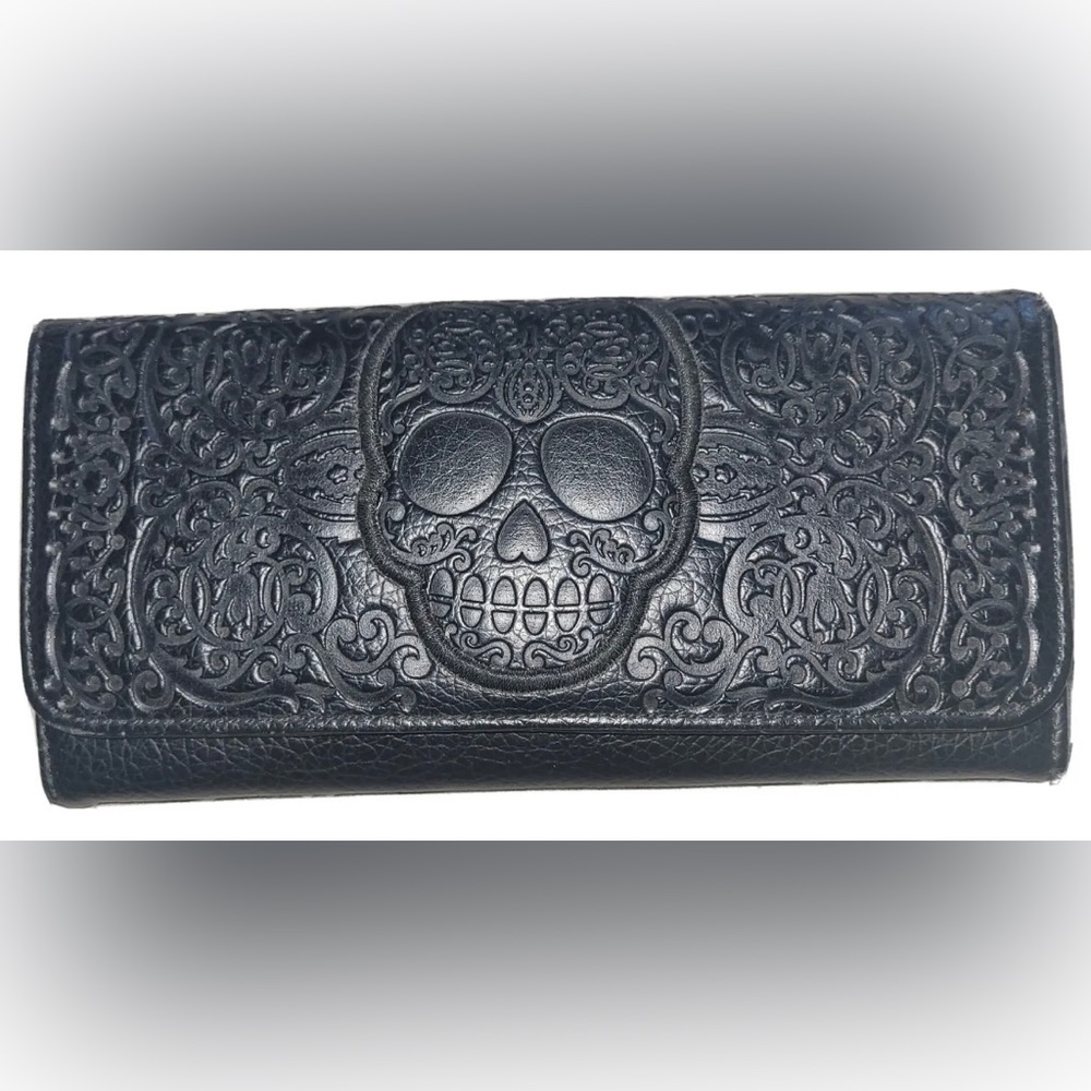 LOUNGEFLY BLACK SKULL WALLET